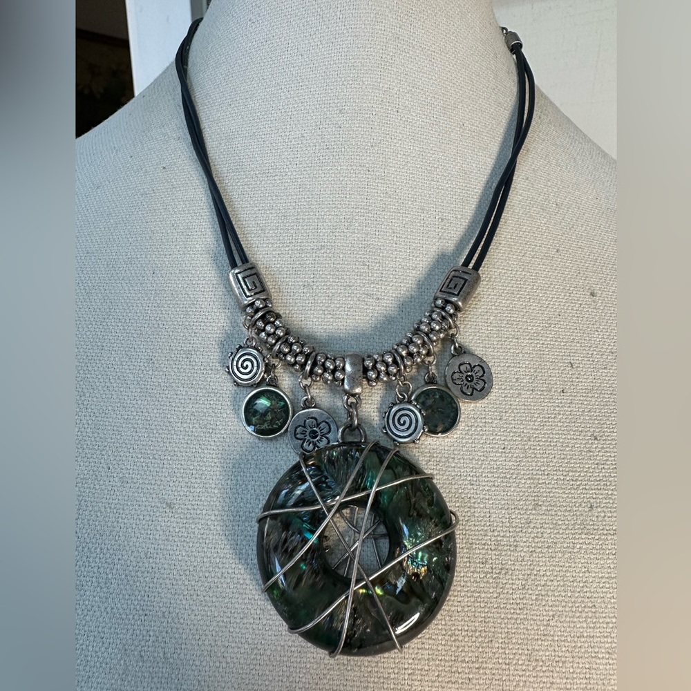 Laura Ashley wire wrap pendant necklace